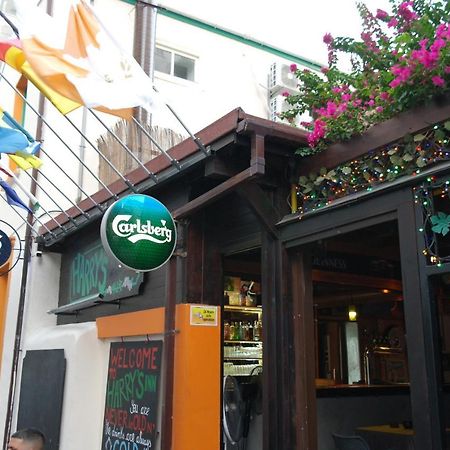 Harrys Inn Guesthouse لارنكا المظهر الخارجي الصورة