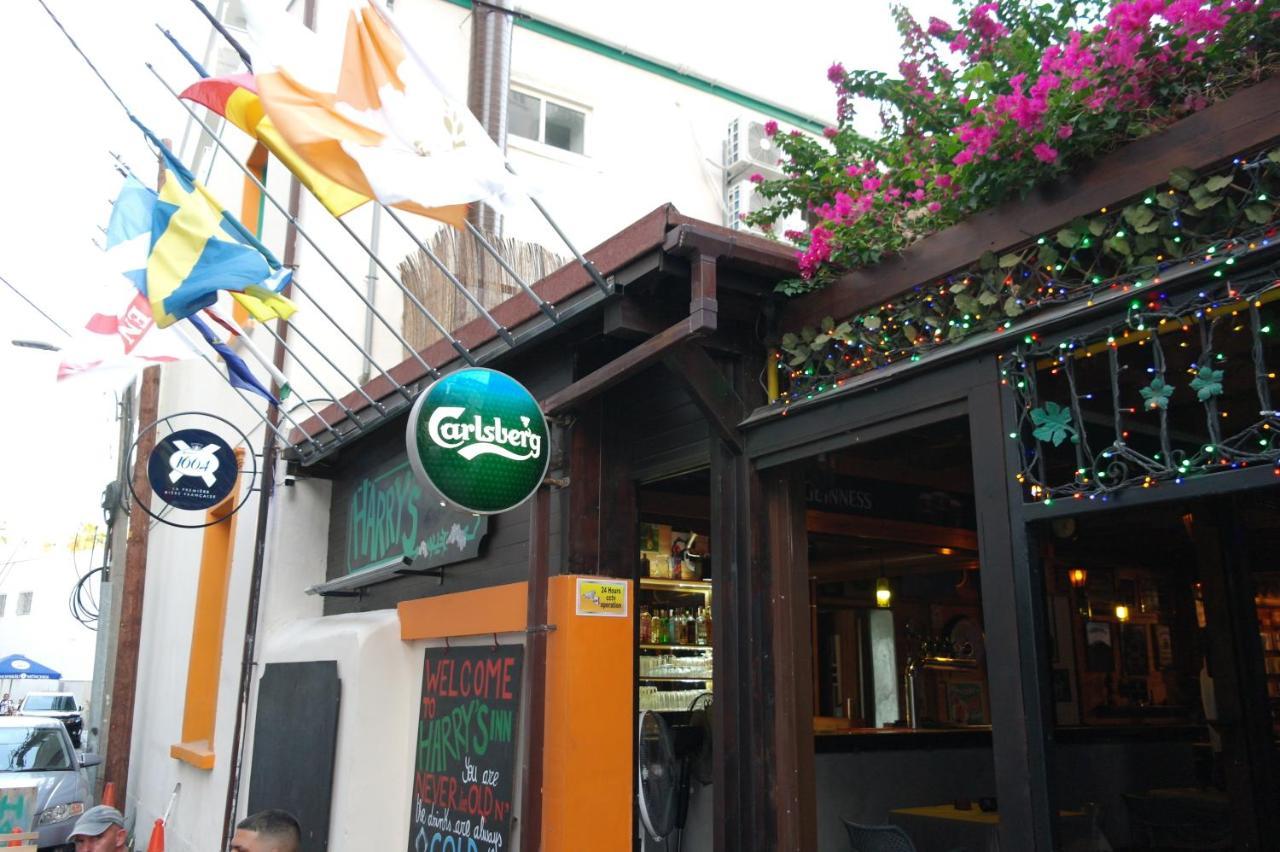 Harrys Inn Guesthouse لارنكا المظهر الخارجي الصورة