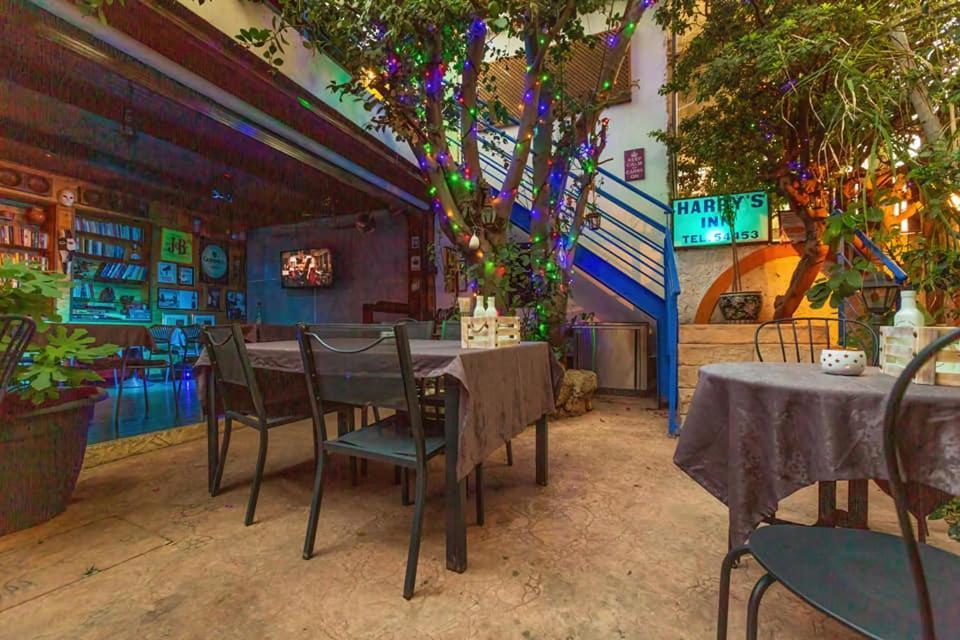 Harrys Inn Guesthouse لارنكا المظهر الخارجي الصورة