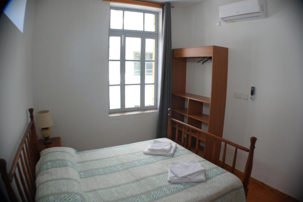 Harrys Inn Guesthouse لارنكا المظهر الخارجي الصورة